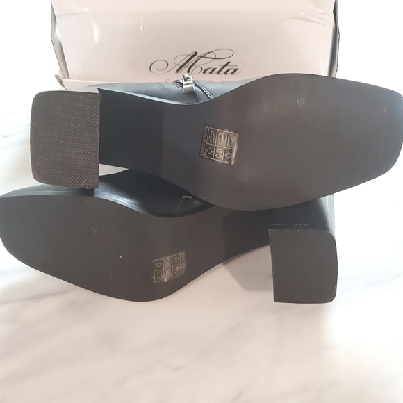 Mata black heeled boots w/ side zipper 9 - Picture 4 of 10